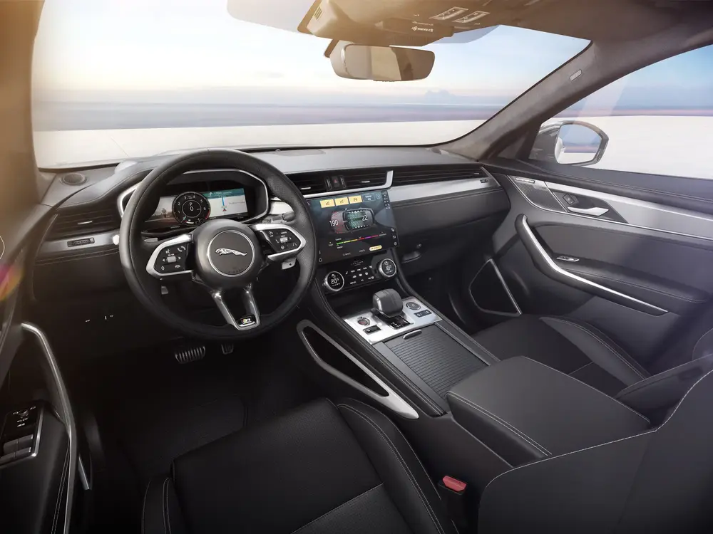 داخلية-سيارة-جاكوار-f-pace